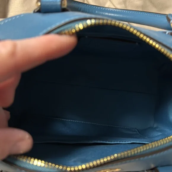 Coach PAC Man Exclusive Handbag / Crossbody with Pac-Man coin accessory pouch - Picture 9 of 13